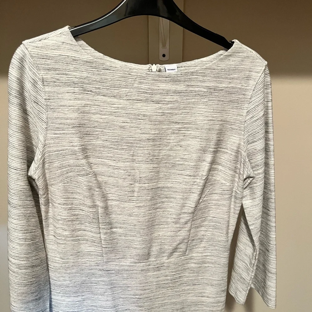 Old Navy Gray Long Sleeve Dress - Picture 4 of 5